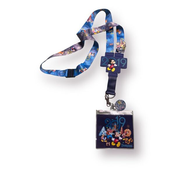 Disney Parks 2019 Mickey Mouse Friends Gray/Blue Reversible Pin Lanyard w/ Pins! - Picture 2 of 9